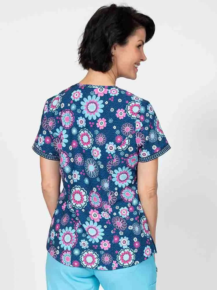Meraki Sport Women's Print Scrub Top | Bloomin Statement