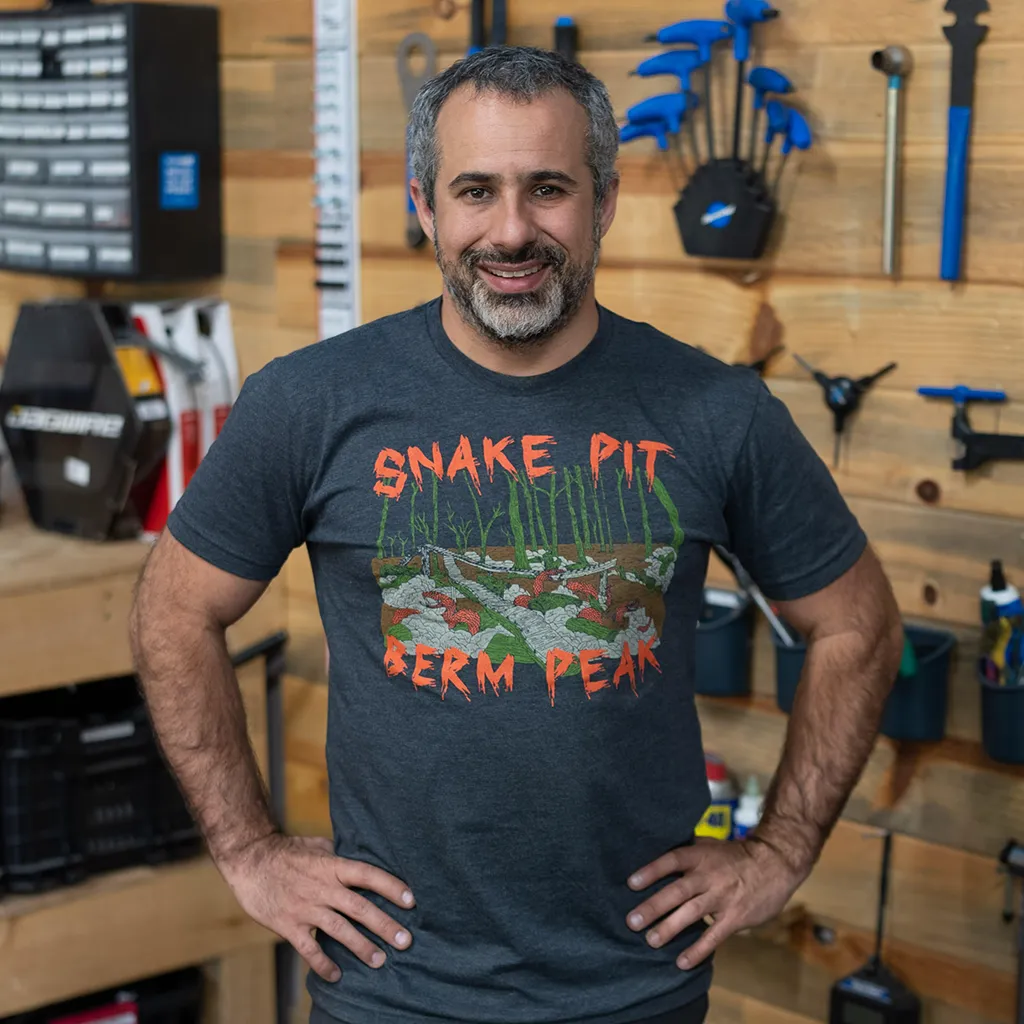 Snake Pit - Berm Peak Men's Short Sleeve Shirt (Heather Charcoal)