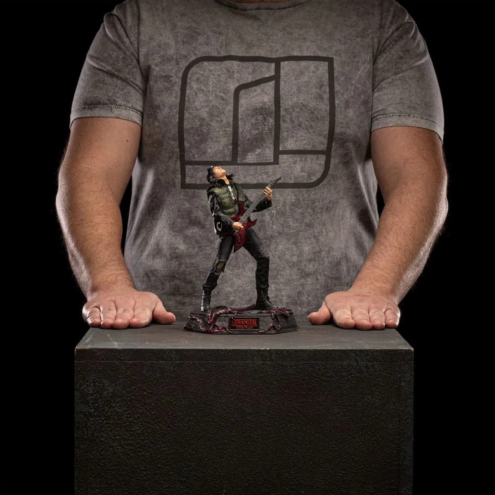 Stranger Things Deluxe Art Scale Statue 1/10 Eddie Munson 20 Cm