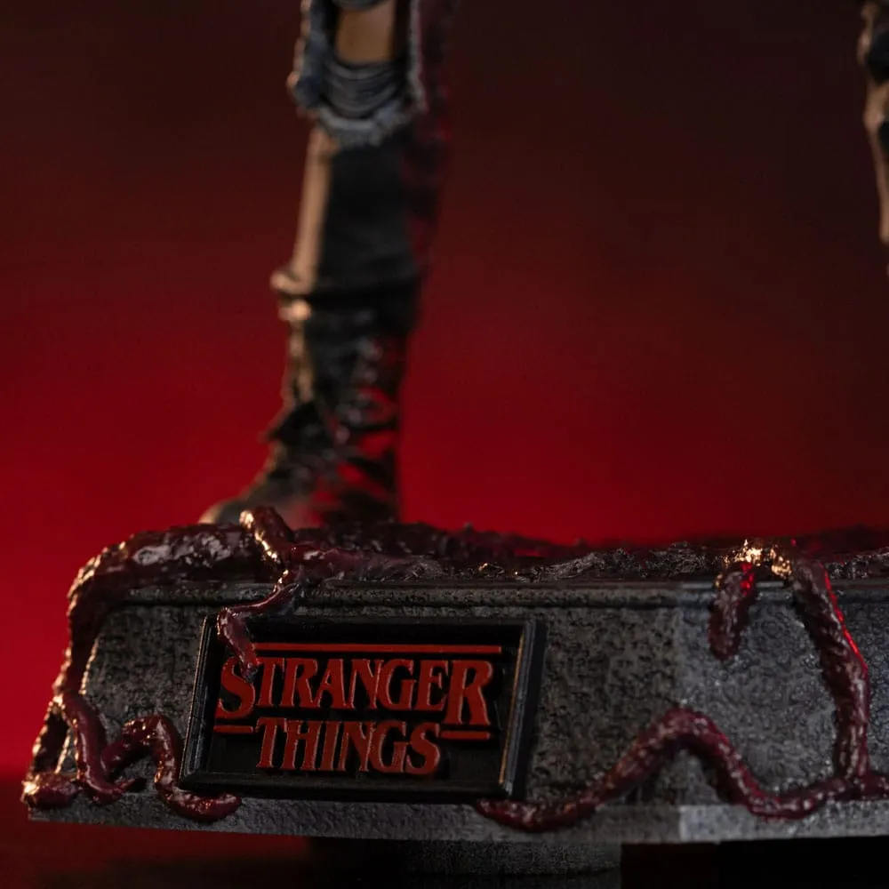 Stranger Things Deluxe Art Scale Statue 1/10 Eddie Munson 20 Cm